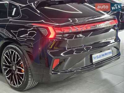 Новий Zeekr 001 2025 - фото 4