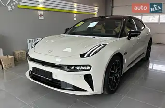Zeekr 001