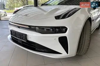 Zeekr 001