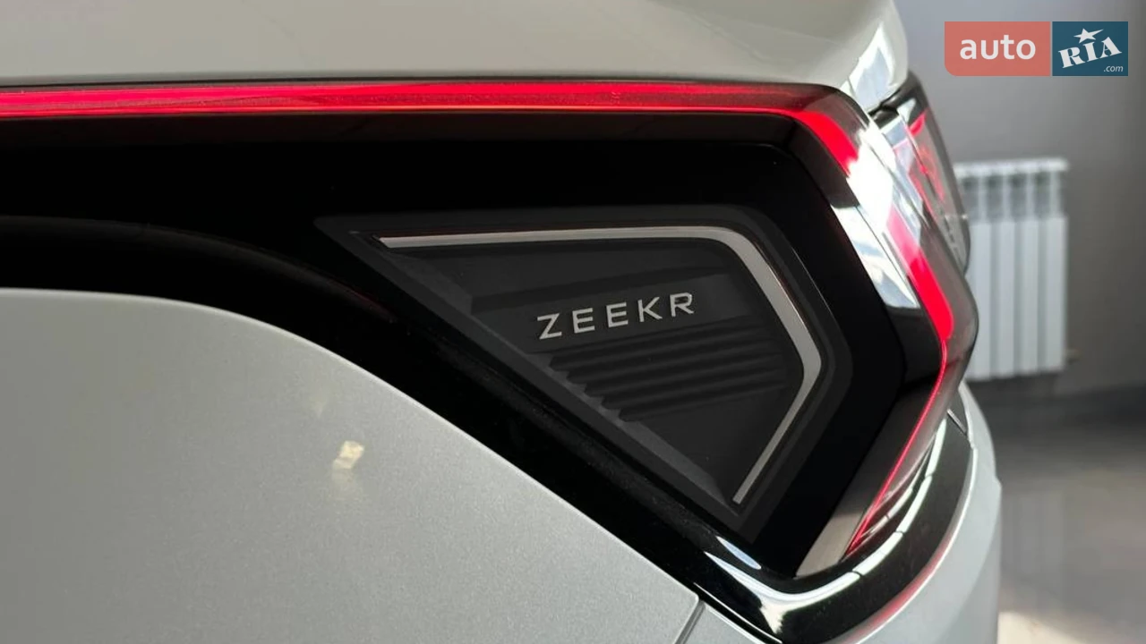 Zeekr-10