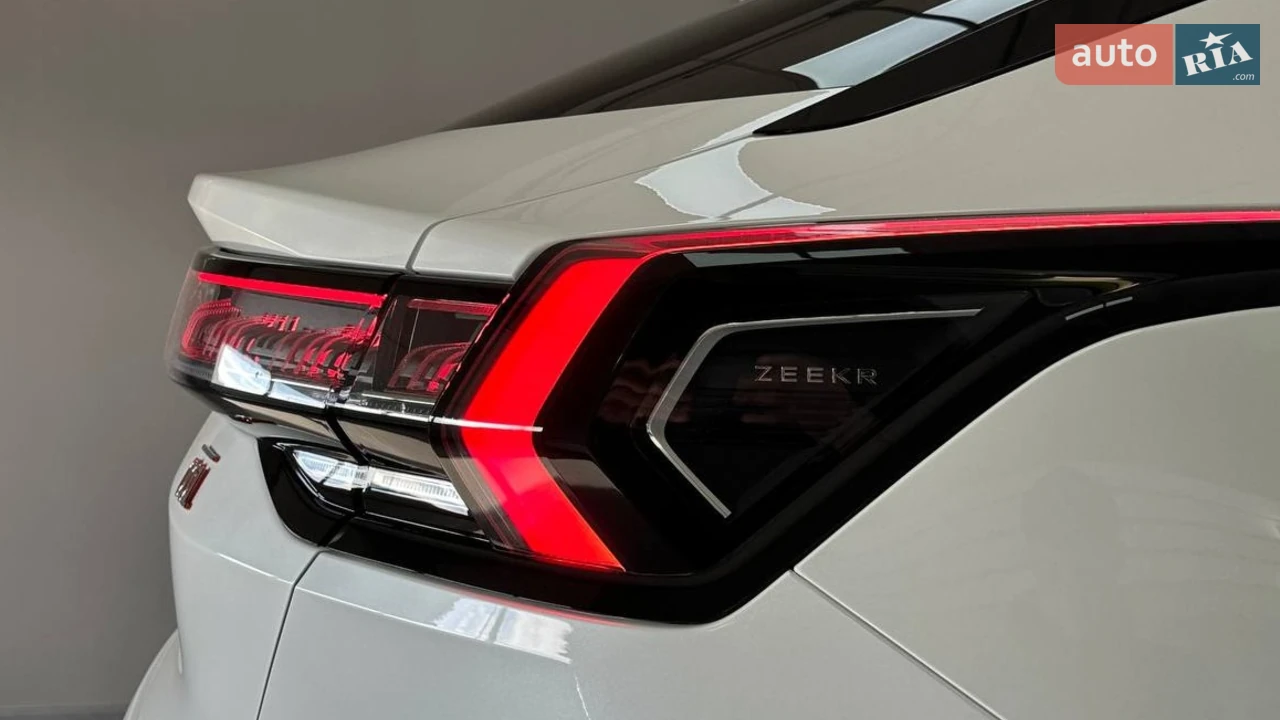 Zeekr-8