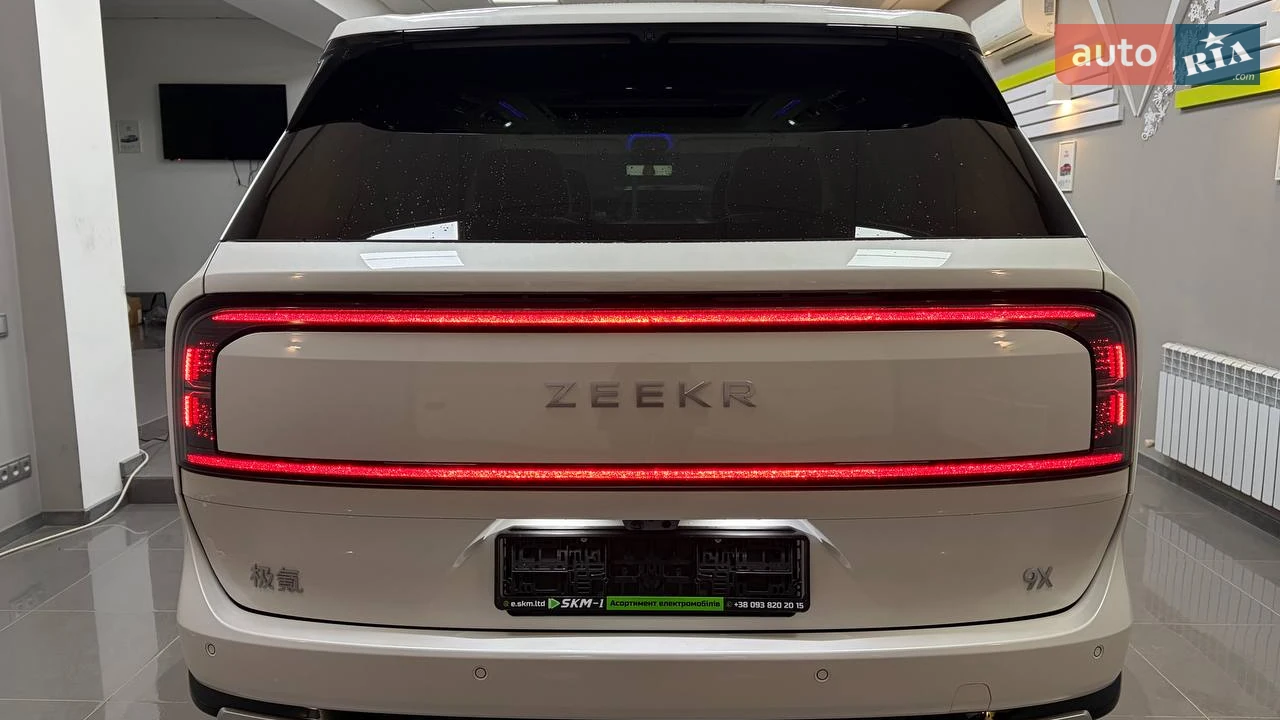 Zeekr-13