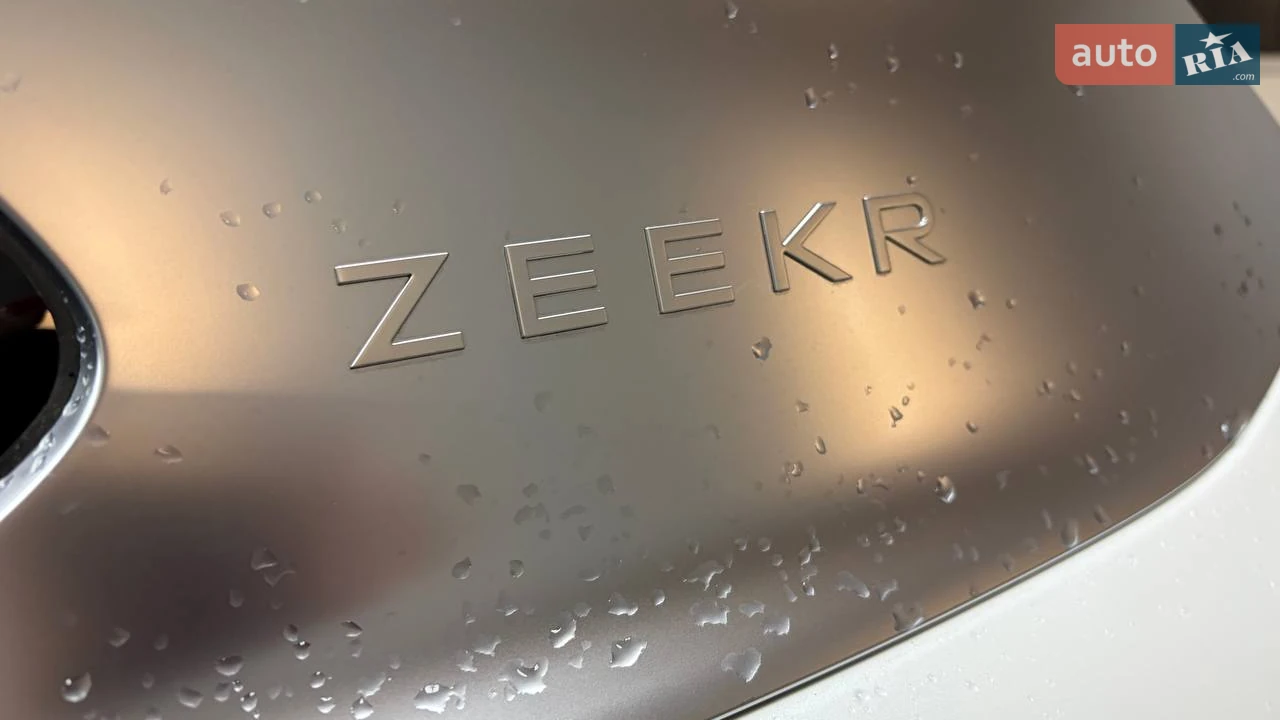 Zeekr-12