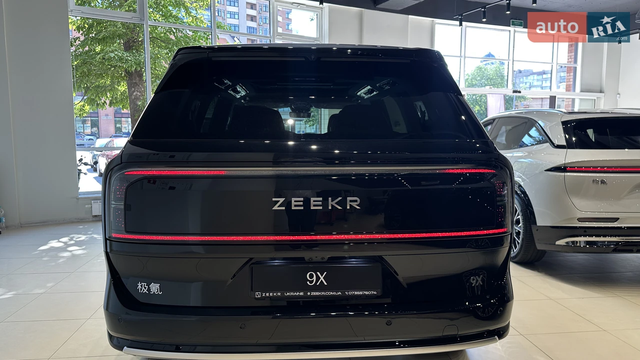 Zeekr-4