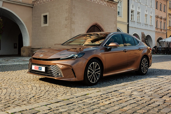 Toyota Camry 2025 