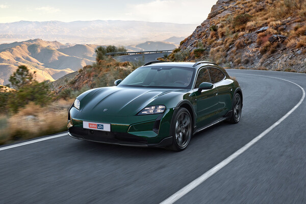 Porsche Taycan Cross Turismo 2025 