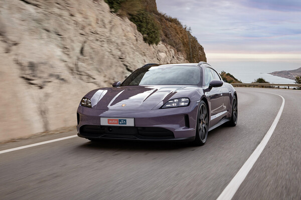 Porsche Taycan Sport Turismo 2025 