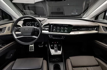 Новий Audi Q5 e-tron інтер’єр 