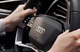 Новий Audi Q8 Sportback e-tron інтер’єр Фото 2