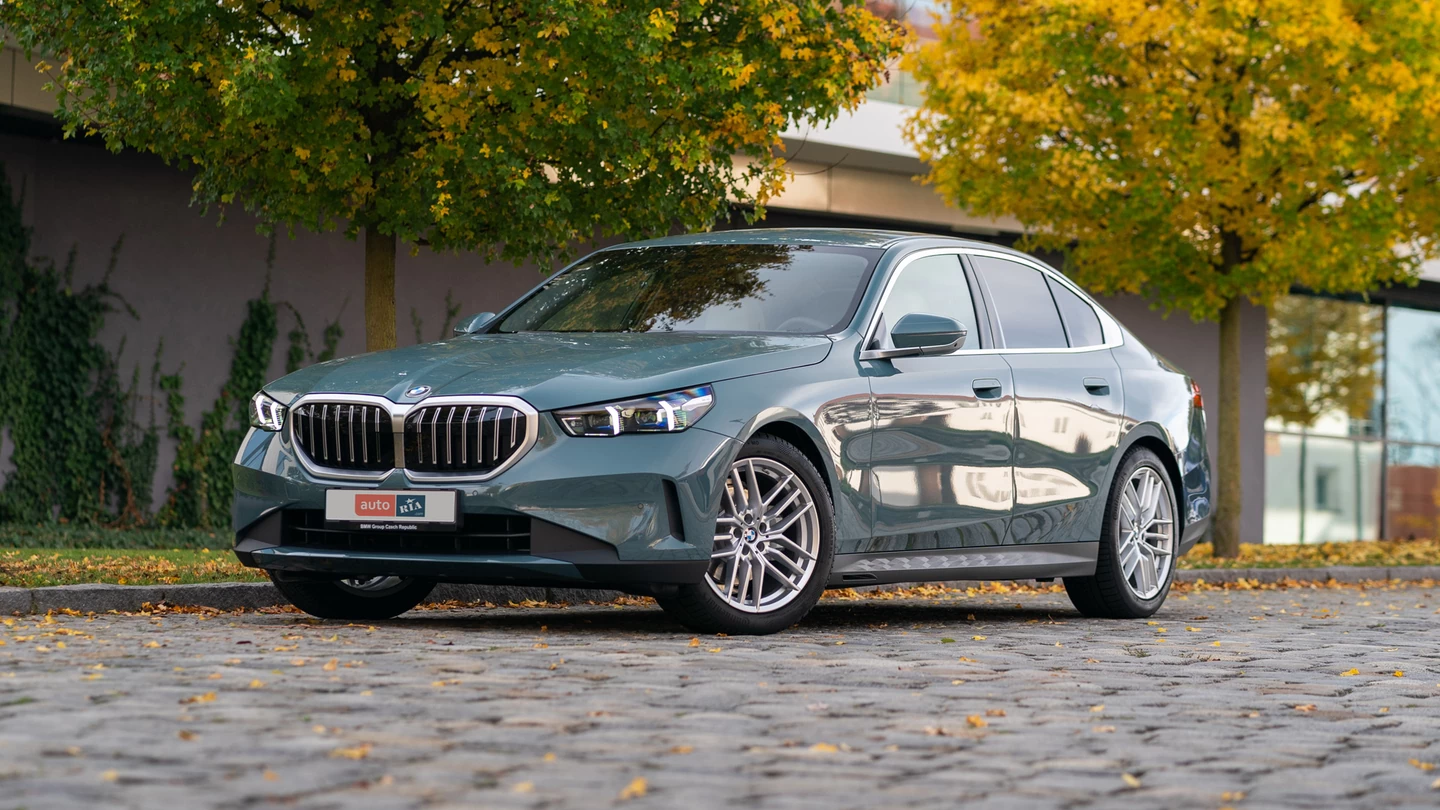 BMW 5 Series 2024 - фото 1
