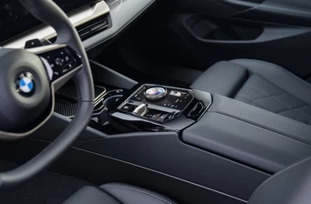 Новий BMW 5 Series технології та безпека Фото 3