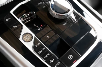 Новий BMW X6 технології та безпека Фото 2