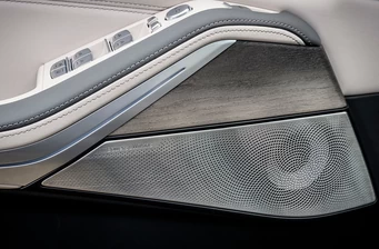 Новий BMW X7 технології та безпека Фото 2