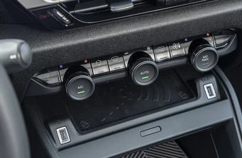 Новий Citroen C4 інтер’єр Фото 2