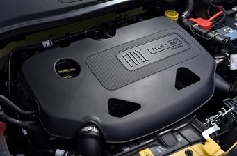 Новий Fiat Panda Cross технології та безпека Фото 3