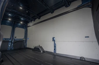 Новий Ford E-Transit інтер’єр Фото 3