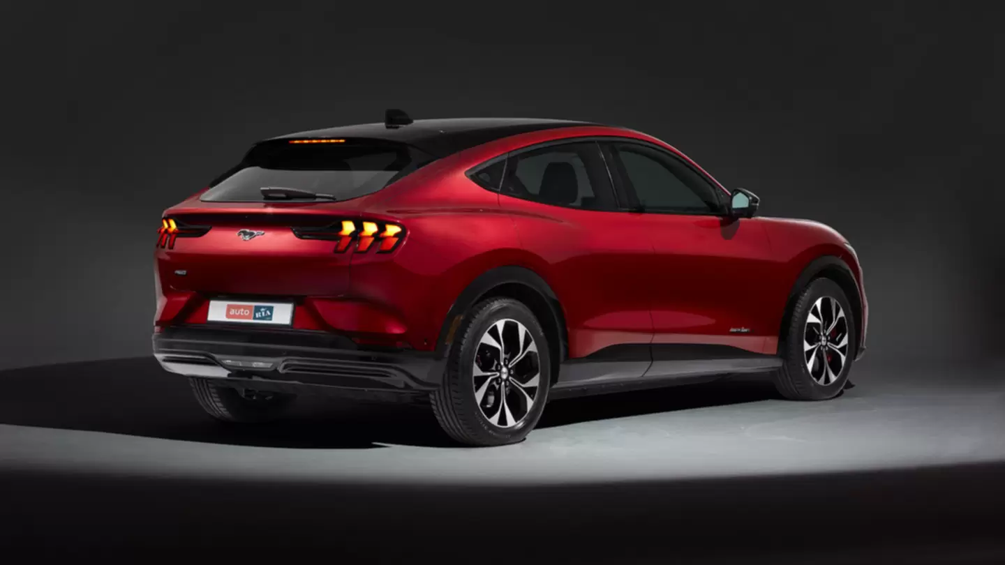 Новий Ford Mustang Mach-E Фото Фото 3