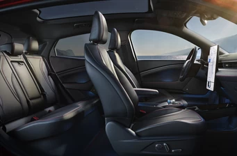 Новий Ford Mustang Mach-E інтер’єр Фото 2