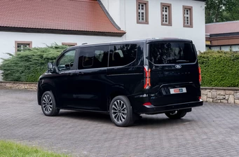 Новий Ford Tourneo Custom екстер’єр Фото 2