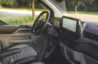 Новий Ford Tourneo Custom інтер’єр 