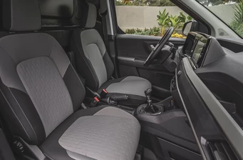 Новий Ford Transit Courier інтер’єр Фото 2