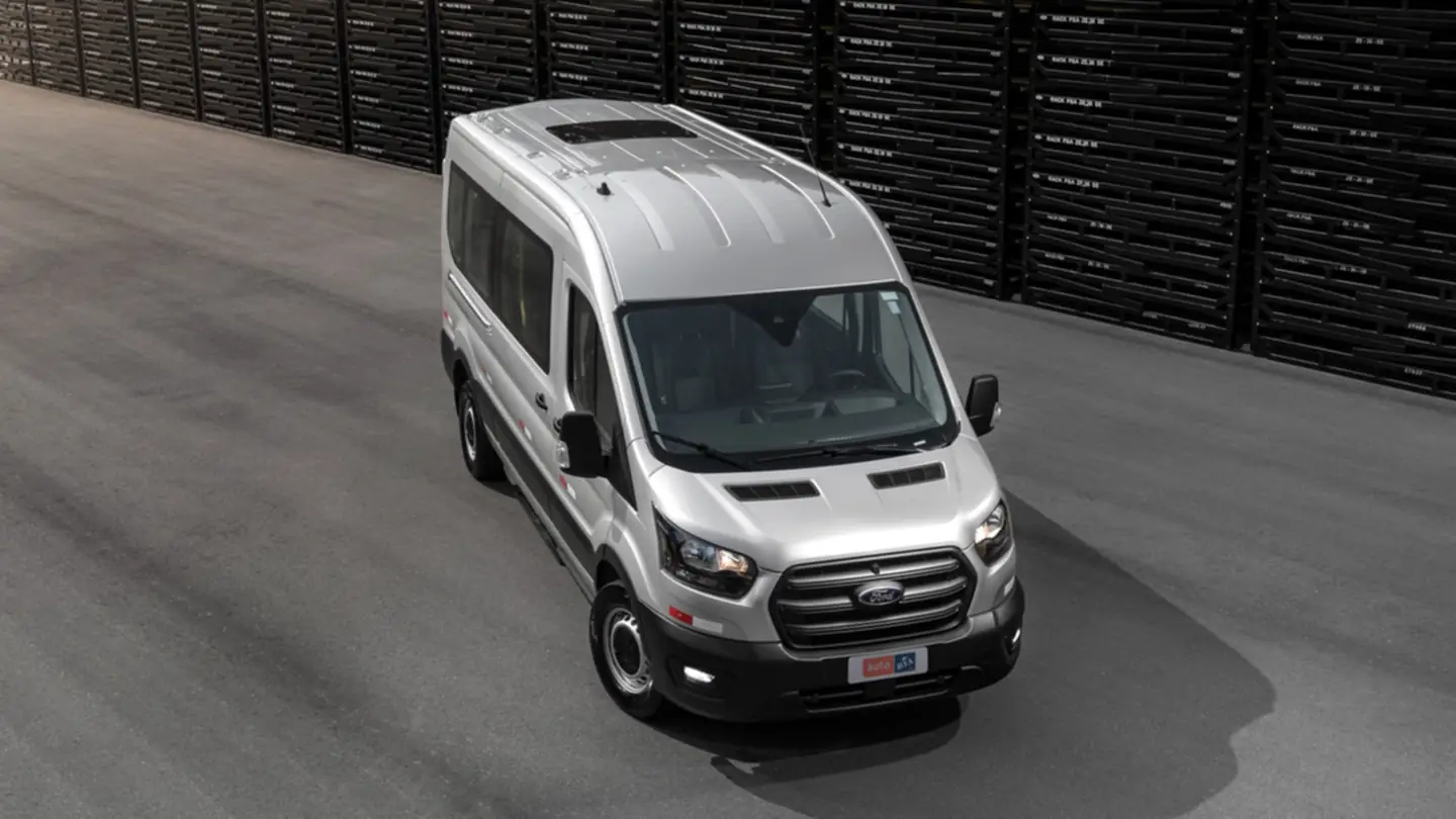 Новий Ford Transit пасс. Фото 