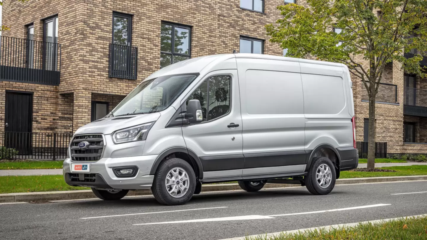 Новий Ford Transit Фото 