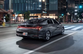 Новий Hyundai Elantra екстер’єр Фото 3