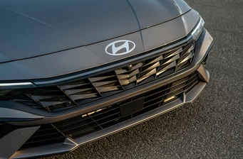 Новий Hyundai Elantra екстер’єр Фото 2