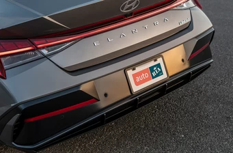 Новий Hyundai Elantra екстер’єр Фото 3