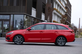 Новий Hyundai i30 Wagon технології та безпека Фото 5