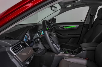 Новий JAC J7 інтер’єр 