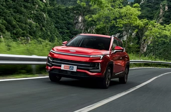 Новий JAC JS4 технології та безпека 