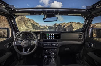Новий Jeep Wrangler інтер’єр 