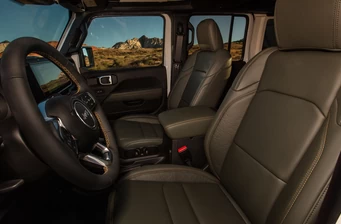 Новий Jeep Wrangler інтер’єр Фото 3