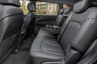 Новий KG Mobility Rexton інтер’єр Фото 3