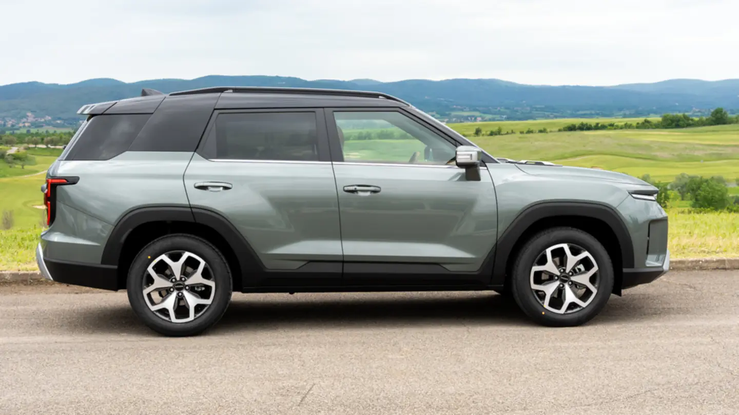 Новий KG Mobility Torres Фото Фото 3