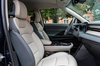 Новий KG Mobility Torres інтер’єр Фото 2