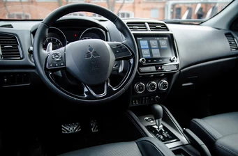 Новий Mitsubishi ASX інтер’єр 
