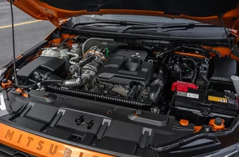 Новий Mitsubishi L 200 технології та безпека Фото 3