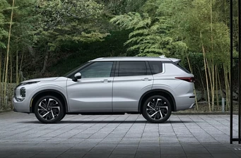 Новий Mitsubishi Outlander екстер’єр 