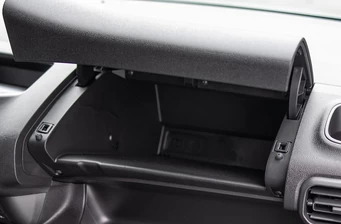 Новий Opel Combo Cargo інтер’єр 