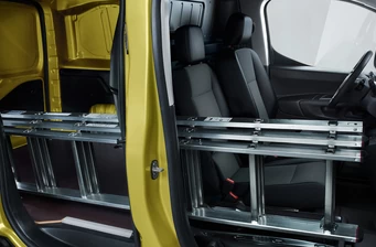 Новий Opel Combo Cargo інтер’єр Фото 3