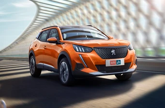 Новий Peugeot 2008 екстер’єр 