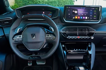 Новий Peugeot 2008 інтер’єр 