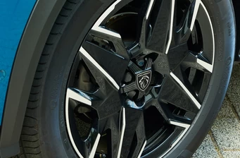Новий Peugeot 3008 екстер’єр Фото 3