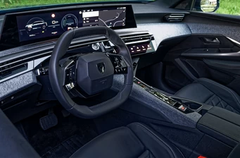 Новий Peugeot 3008 інтер’єр 