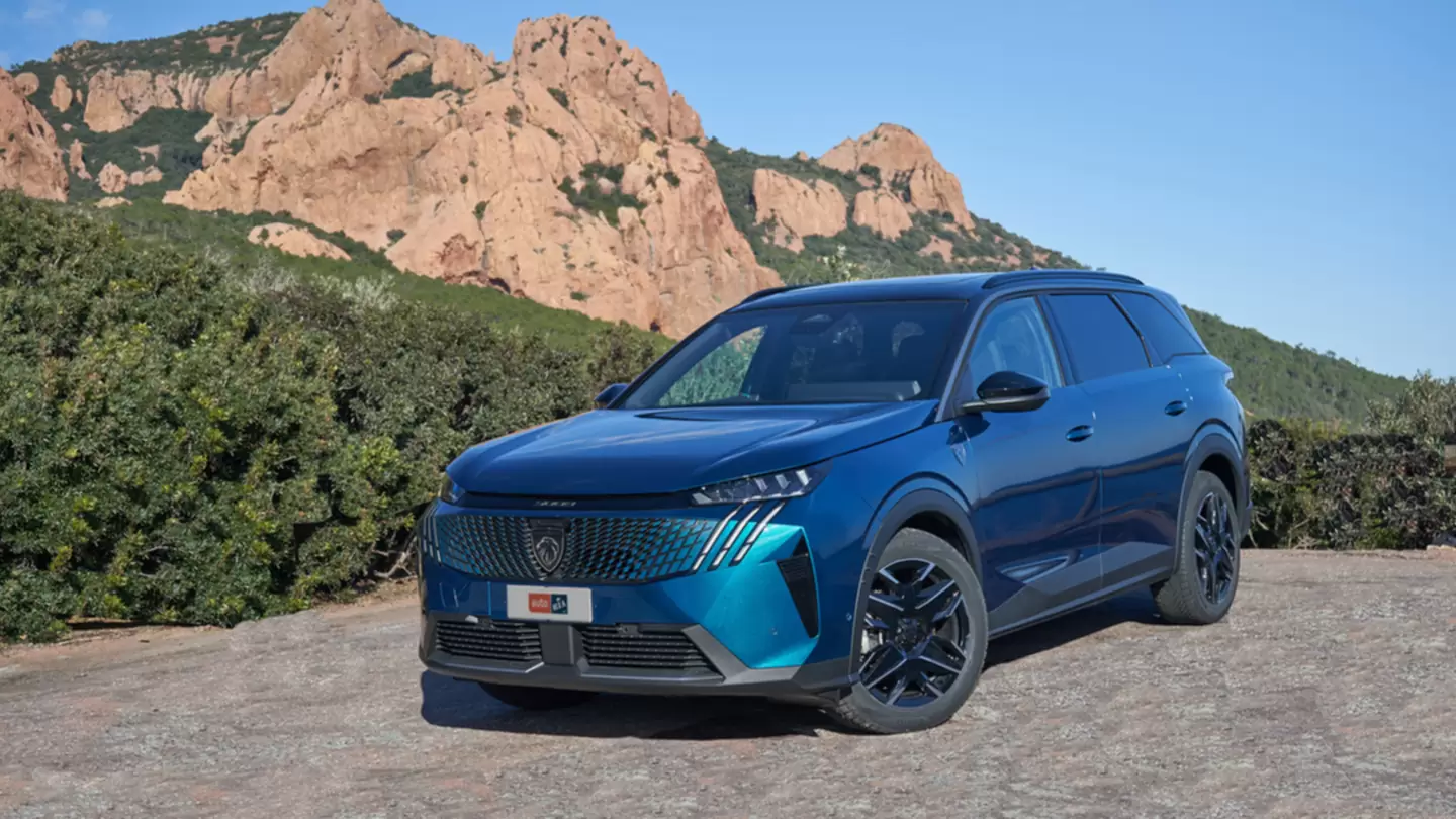 Новий Peugeot 5008