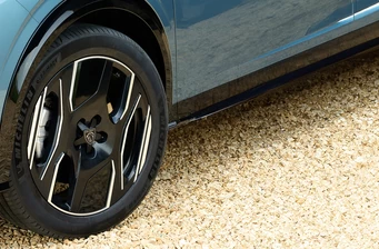 Новий Peugeot 5008 екстер’єр Фото 3