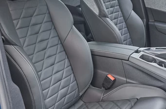 Новий Peugeot 5008 інтер’єр 